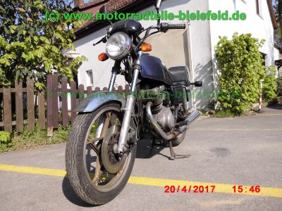 Suzuki_GSX250E_GS25x_blau_Twin_Oldtimer_original_Auspuff_–_wie_GSX400E_GS40X-2.jpg
