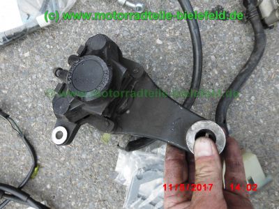 Suzuki_GSX1100G_GV74_A_B_C_D_Kardan-Tourer_-_Teile_Ersatzteile_parts_spares_spare-parts_ricambi_repuestos_original_Auspuff_26D0_e6_0402-11.jpg