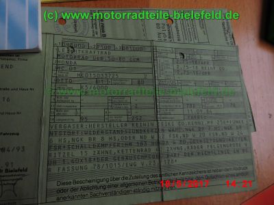 Honda_MB-8_MB80_HC01_weiss_Pichler_Vollverkleidung_Gepaecktraeger_Originalzustand_–_Technik_wie_MB-5_MB50_MT-5_MT50_MT-8_MT80_HD02-75.jpg