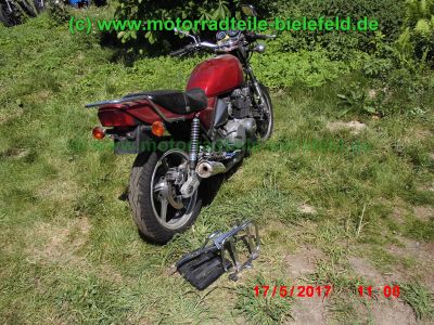 Kawasaki_ZR550B_Zephyr_rot_Gepaecktraeger_HAGON_Federbeine_48PS_Drosselung_Alpha-Technik-6.jpg