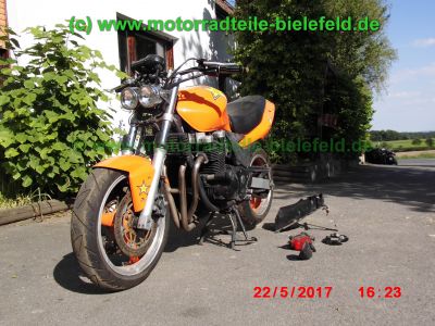 Kawasaki_ZR-7_ZR7_S_ZR750F_48PS_u_76PS_orange_Streetfighter_Superbike-Lenker_Doppel-Scheinwerfer_KOSO-Tacho_Sport-Auspuff_TAKKONI_mit_dB-Killer_Magura_Bremse-2.jpg
