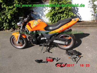 Kawasaki_ZR-7_ZR7_S_ZR750F_48PS_u_76PS_orange_Streetfighter_Superbike-Lenker_Doppel-Scheinwerfer_KOSO-Tacho_Sport-Auspuff_TAKKONI_mit_dB-Killer_Magura_Bremse-5.jpg
