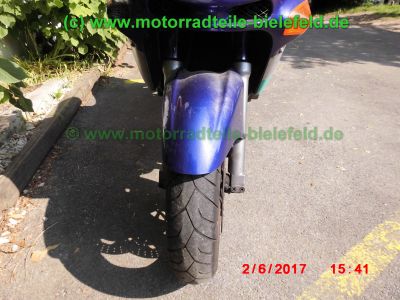 Kawasaki_ZZR600E_silber-blau_Glitter_Typ_ZX600E_–_Technik_wie_ZZ-R_600_D_E_ZX600D-56.jpg