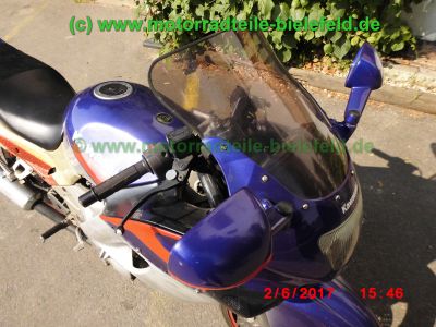 Kawasaki_ZZR600E_silber-blau_Glitter_Typ_ZX600E_–_Technik_wie_ZZ-R_600_D_E_ZX600D-99.jpg