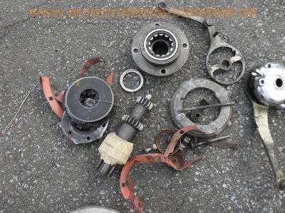 Oldtimer_Veteranen_Motor-Teile_engine_spares_spare-parts_12_.jpg