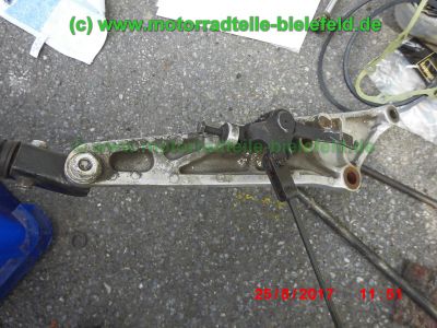 Honda_CB750KZ_RC01_EZ79_blau_teilzerlegt_original_4-4_Auspuff_Sankei_2043_-_Teile_Ersatzteile_parts_spares_spare-parts_ricambi_repuestos_wie_CB_750_900_KZ_F_F2_Boldor_RC04_SC01_SC09-58.jpg