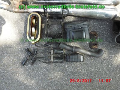 Honda_CB750KZ_RC01_EZ79_blau_teilzerlegt_original_4-4_Auspuff_Sankei_2043_-_Teile_Ersatzteile_parts_spares_spare-parts_ricambi_repuestos_wie_CB_750_900_KZ_F_F2_Boldor_RC04_SC01_SC09-92.jpg