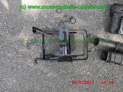 Honda_CB750KZ_RC01_EZ79_blau_teilzerlegt_original_4-4_Auspuff_Sankei_2043_-_Teile_Ersatzteile_parts_spares_spare-parts_ricambi_repuestos_wie_CB_750_900_KZ_F_F2_Boldor_RC04_SC01_SC09-98.jpg