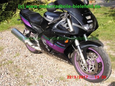 Yamaha_FZR1000_3GM_EXUP_schwarz-lila_144PS_2Hd_HU_06-2019_USD-Gabel_gepflegt_unverbastelt_–_wie_3LE_3LF_3LK-47.jpg