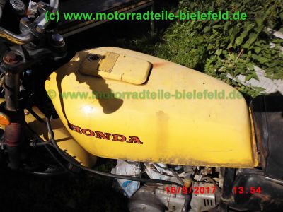 Honda_CJ250T_Twin_gelb_Oldtimer-Wrack_Vergaser_Keihin_762A_orig_Auspuff_2-1_–_Teile_Ersatzteile_parts_spares_spare-parts_ricambi_repuestos_wie_CB250G_CB360G_CJ360T-10.jpg