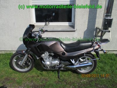 Suzuki_GSX1100G_GV74A_bronze_Kardan-Tourer_WP-Federn_Stahlflex_Weiss_Halbschalen_-Verkleidung_Sturzbuegel_Hepco-Becker_Gepaecktraeger_Koffertraeger_Motor_V718_1127ccm-77.jpg