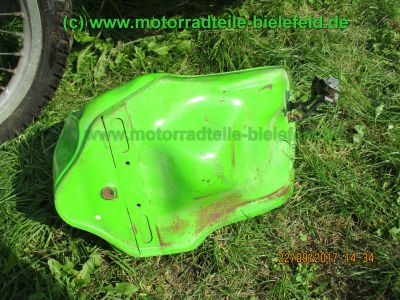 Kawasaki_KLX650C_Hard-Enduro_gruen_1Hd_33kW_EZ93_ausser_Betrieb_2006_USD-Gabel_grosser_Acerbis-Tank_Motor_-21.jpg