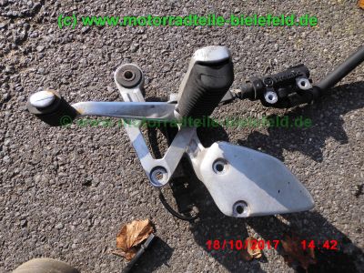 Yamaha_FZS600_Fazer_RJ02_rot_zerlegt_-_Ersatzteile_Teile_parts_spares_spare-parts_ricambi_repuestos_wie_FZ1_FZ6_FZR600R_YZF600R-200.jpg