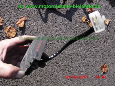 Yamaha_FZS600_Fazer_RJ02_rot_zerlegt_-_Ersatzteile_Teile_parts_spares_spare-parts_ricambi_repuestos_wie_FZ1_FZ6_FZR600R_YZF600R-223.jpg