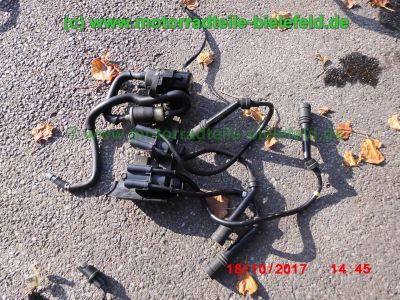 Yamaha_FZS600_Fazer_RJ02_rot_zerlegt_-_Ersatzteile_Teile_parts_spares_spare-parts_ricambi_repuestos_wie_FZ1_FZ6_FZR600R_YZF600R-225.jpg
