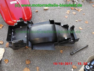 Yamaha_FZS600_Fazer_RJ02_rot_zerlegt_-_Ersatzteile_Teile_parts_spares_spare-parts_ricambi_repuestos_wie_FZ1_FZ6_FZR600R_YZF600R-300.jpg