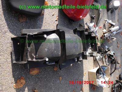 Yamaha_FZS600_Fazer_RJ02_rot_zerlegt_-_Ersatzteile_Teile_parts_spares_spare-parts_ricambi_repuestos_wie_FZ1_FZ6_FZR600R_YZF600R-33.jpg