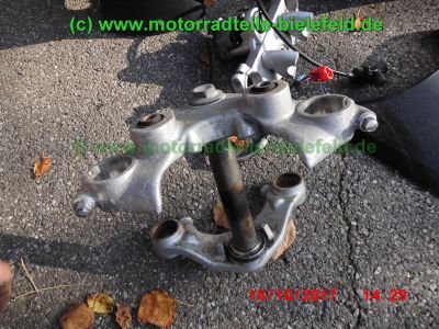 Yamaha_FZS600_Fazer_RJ02_rot_zerlegt_-_Ersatzteile_Teile_parts_spares_spare-parts_ricambi_repuestos_wie_FZ1_FZ6_FZR600R_YZF600R-89.jpg