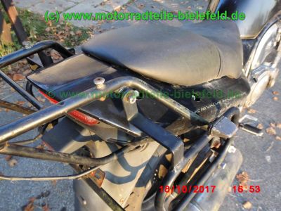 Suzuki_GSF600S_Bandit_GN77B_schwarz_GIVI-Koffertraeger_Gepaecksystem_-_Ersatzteile_Teile_parts_spares_spare-parts_ricambi_repuestos_wie_WVA8_GSX_600_750_F_GN72B_GR78A_GSF_1200_WVA9_GV75A-82.jpg