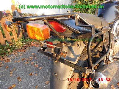 Suzuki_GSF600S_Bandit_GN77B_schwarz_GIVI-Koffertraeger_Gepaecksystem_-_Ersatzteile_Teile_parts_spares_spare-parts_ricambi_repuestos_wie_WVA8_GSX_600_750_F_GN72B_GR78A_GSF_1200_WVA9_GV75A-83.jpg