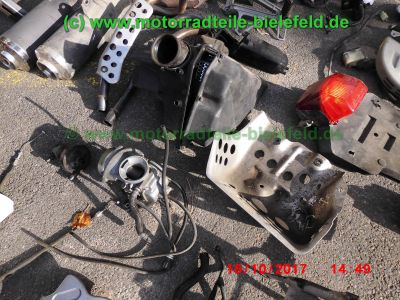 Honda_NX650_Dominator_RD08_zerlegt_blau-grau_RFVC_Motor_-_Ersatzteile_Teile_parts_spares_spare-parts_ricambi_repuestos_wie_RD02_-17.jpg