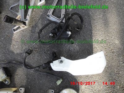 Honda_NX650_Dominator_RD08_zerlegt_blau-grau_RFVC_Motor_-_Ersatzteile_Teile_parts_spares_spare-parts_ricambi_repuestos_wie_RD02_-22.jpg