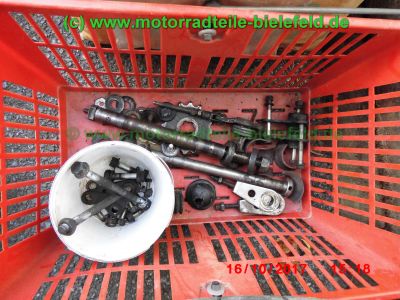 Yamaha_XS400_2A2_zerlegt_2x_SOHC_Motor_Koffertraeger_Gepaecktraeger_-_Teile_Ersatzteile_parts_spares_spare-parts_ricambi_repuestos_wie_3N7_4G5_XS_250_360_1U4_1U5-111.jpg
