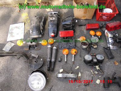Yamaha_XS400_2A2_zerlegt_2x_SOHC_Motor_Koffertraeger_Gepaecktraeger_-_Teile_Ersatzteile_parts_spares_spare-parts_ricambi_repuestos_wie_3N7_4G5_XS_250_360_1U4_1U5-118.jpg