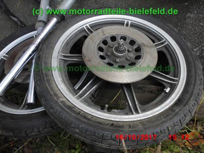 Yamaha_XS400_2A2_zerlegt_2x_SOHC_Motor_Koffertraeger_Gepaecktraeger_-_Teile_Ersatzteile_parts_spares_spare-parts_ricambi_repuestos_wie_3N7_4G5_XS_250_360_1U4_1U5-57.jpg