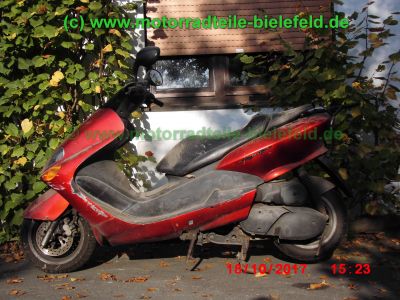 Yamaha_YP125_Majesty_rot_SE02_-_Ersatzteile_Teile_parts_spares_spare-parts_ricambi_repuestos_wie_Cygnus_Maxster_SE03_SE05_MBK_Skyliner_125_SE02_SE06_Flame_Thunder_-1.jpg