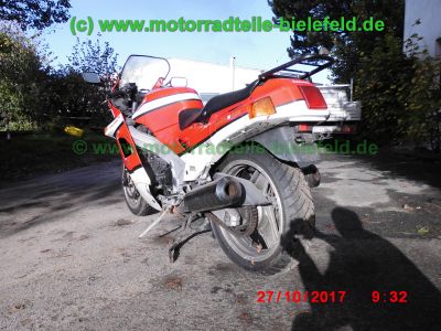 Kawasaki_ZX-10_Tomcat_ZXT00B_rot-weiss_139PS_260kmh_unverbastelt_original_Auspuff_KHI_K177_Gepaecktraeger_–_Technik_wie_GPZ1000RX_ZXT00A_GPZ900R_ZX900A-6.jpg