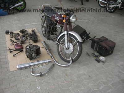 Honda_CB_125_250_CB250_K_K1_K4_rot_1.jpg