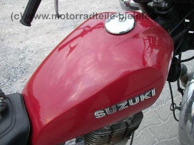 Suzuki_GN400_rot_GN_250_400_Koffersystem_Koffer_GIVI_66.jpg