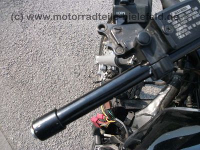 Kawasaki_GPZ900R_grau_goldene_Felgen_ZX900A_ZX900_GPZ_750_900_1000_GPZ750_GPZ900_R_RX_750R_900R_ZX10_85.jpg