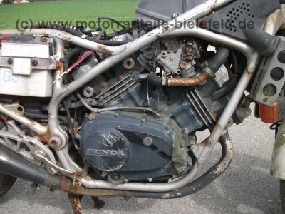 Honda_VF400F_rot_Unfall_NC13_VF_400_500_700_750_F_C_Magna_Sabre_Interceptor_38.jpg