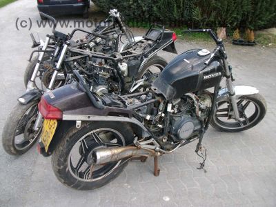 Honda_VF700C_RC21_Magna_VF_400_500_700_750_VF700_VF750_F_C_700C_750C_Magna_Sabre_Interceptor_7.jpg