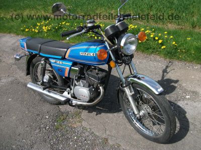 Suzuki_GP125_blau_original_GP_GT_125_GT125_GT185_39b.jpg