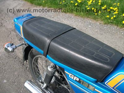 Suzuki_GP125_blau_original_GP_GT_125_GT125_GT185_46.jpg