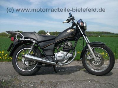 Yamaha_SR125_10F_schwarz_grosse_Scheibe_SR_125_125SE_SR125SE_39.jpg