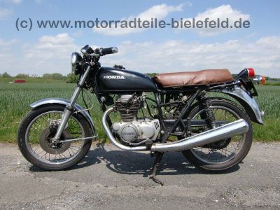 Honda_CB_250G_schwarz_KONI_braune_Sitzbank_Motor_CJ_250T_30.jpg