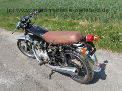 Honda_CB_250G_schwarz_KONI_braune_Sitzbank_Motor_CJ_250T_35.jpg