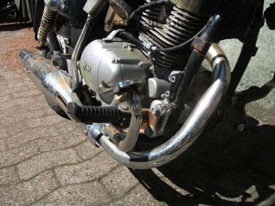 SYM_Sangyang_Husky_125_Chopper_schwarz_Motor_fast_neu_Sissybar_Sissy_Bar_13.jpg