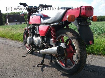 Kawasaki_KZ400J_rot_nackt_Giuliari_Sitzbank_KZ_Z_GPZ_305_400_500_550_750_2_.jpg