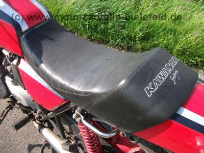Kawasaki_KZ400J_rot_nackt_Giuliari_Sitzbank_KZ_Z_GPZ_305_400_500_550_750_8_.jpg