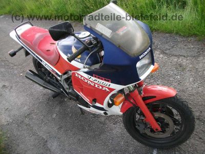 Honda_VF500F2_PC12_VF_400_500_700_750_VF400_VF500_VF700_VF750_F_F2_fast_neuer_Auspuff_71_.jpg