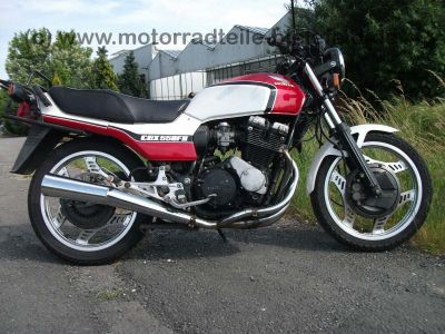 Honda_CBX_550F_PC04_HB_Gepaeckbruecke_CBX_550F2_CBX550_F_F2_Auspuff_1a_Anlasser_neu_44.jpg