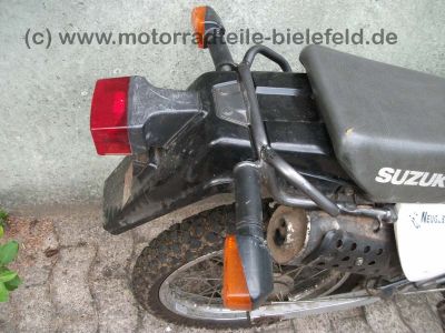 Suzuki_DR_125_SE_SF44A_grau_schwarz_EZ_2000_wie_DR_GN_GZ_125_DR125_GN125_GZ125_S_SE_125SE_125S_70.jpg