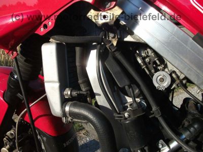 Honda_VFR_750_F_750F_VFR750F_rot_RC24_wie_RC36_VF_VFR_400_500_700_750_F_S_C_120.jpg