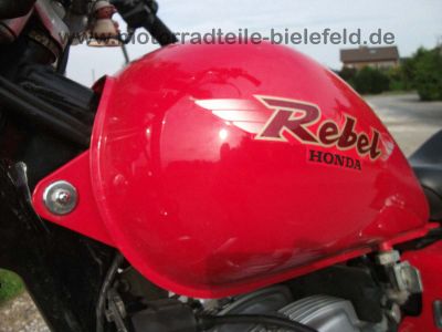 Honda_CA_125_CA125_Rebell_Rebel_rot_Sturzbuegel_Packtaschen_wie_CM_125_CM125_C_125C_35.jpg
