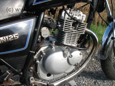 Suzuki_GN_125_SE_NF41A_80_Kmh_schwarz_Neuteile_wie_DR_GN_GZ_125_DR125_GN125_GZ125_S_SE_24.jpg